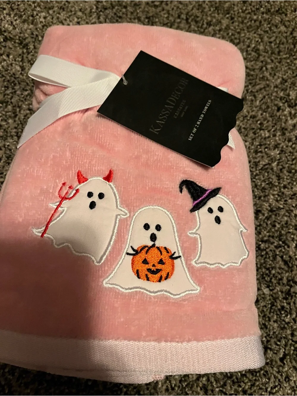 Kassa Decor ghost hand towels